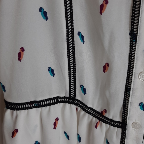 BCBGeneration White Dress Blue Pink Parrot Print Size S NWT - Picture 6 of 16
